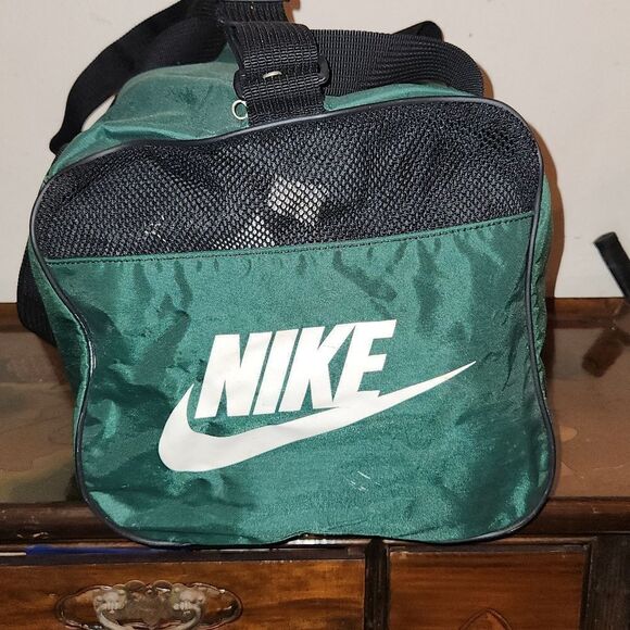 Vintage 90's Nike Duffle Bag - Picture 2 of 8